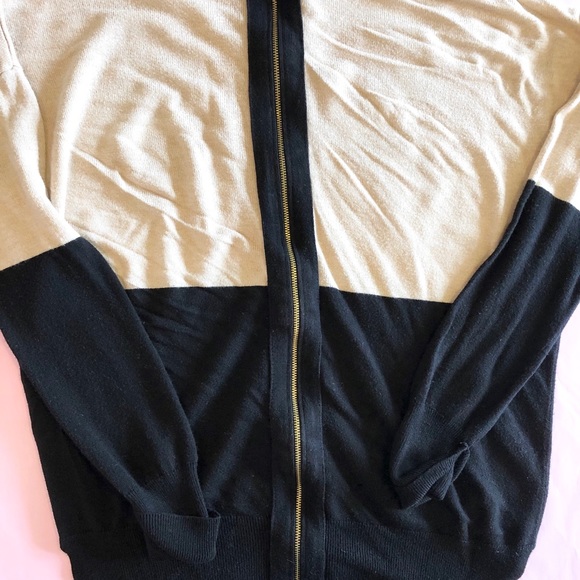 Vertical Design Women’s Sweater - Picture 2 of 5